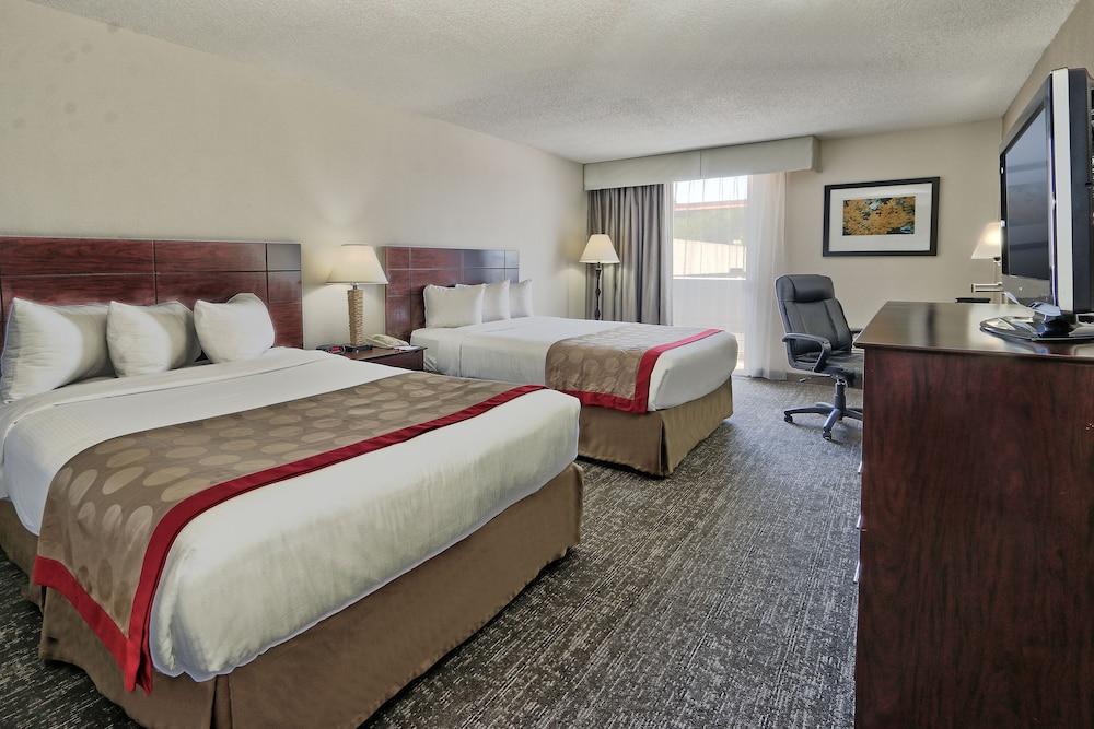 Hotel Ramada By Wyndham Albuquerque Midtown Exterior foto